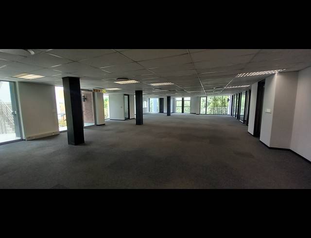 669M² OFFICE TO LET IN BRYANSTON